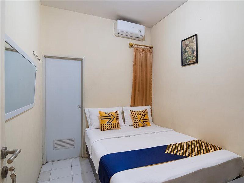 Kost Carmelia Syariah Baranangsiang Bogor Hotel Exterior photo