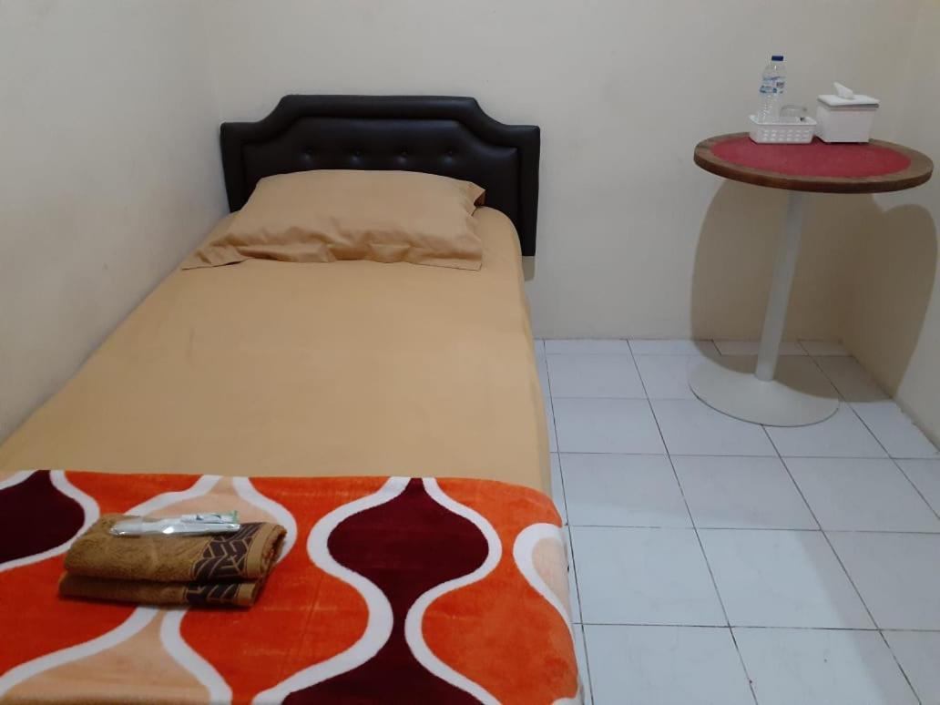 Kost Carmelia Syariah Baranangsiang Bogor Hotel Exterior photo