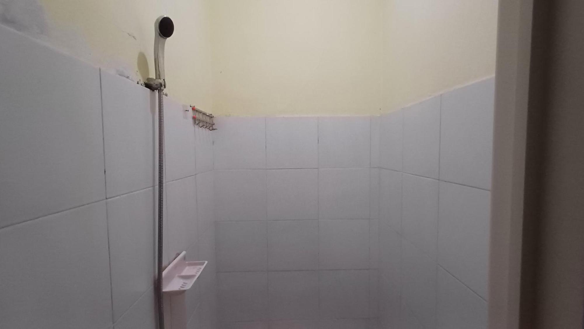 Kost Carmelia Syariah Baranangsiang Bogor Hotel Exterior photo