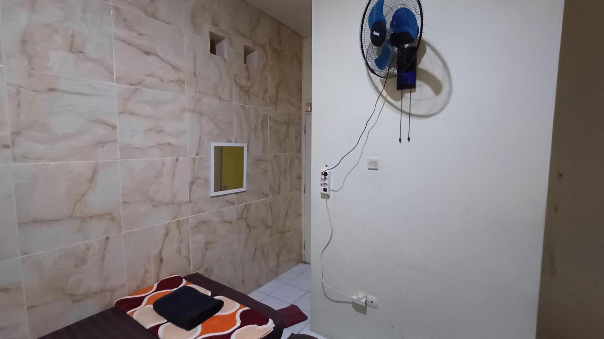 Kost Carmelia Syariah Baranangsiang Bogor Hotel Exterior photo